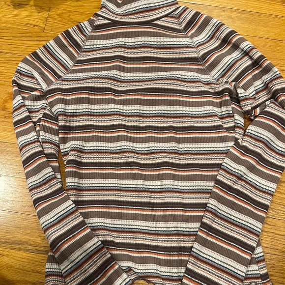 Striped Long Sleeve Shirt - Picture 2 of 4